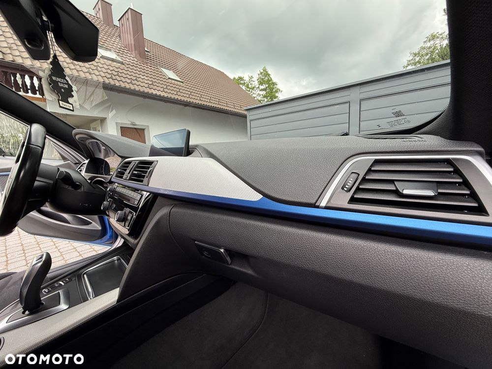 BMW Seria 3 320d xDrive M Sport - 26