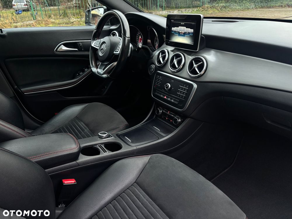 Mercedes-Benz CLA 200 7G-DCT AMG Line - 6
