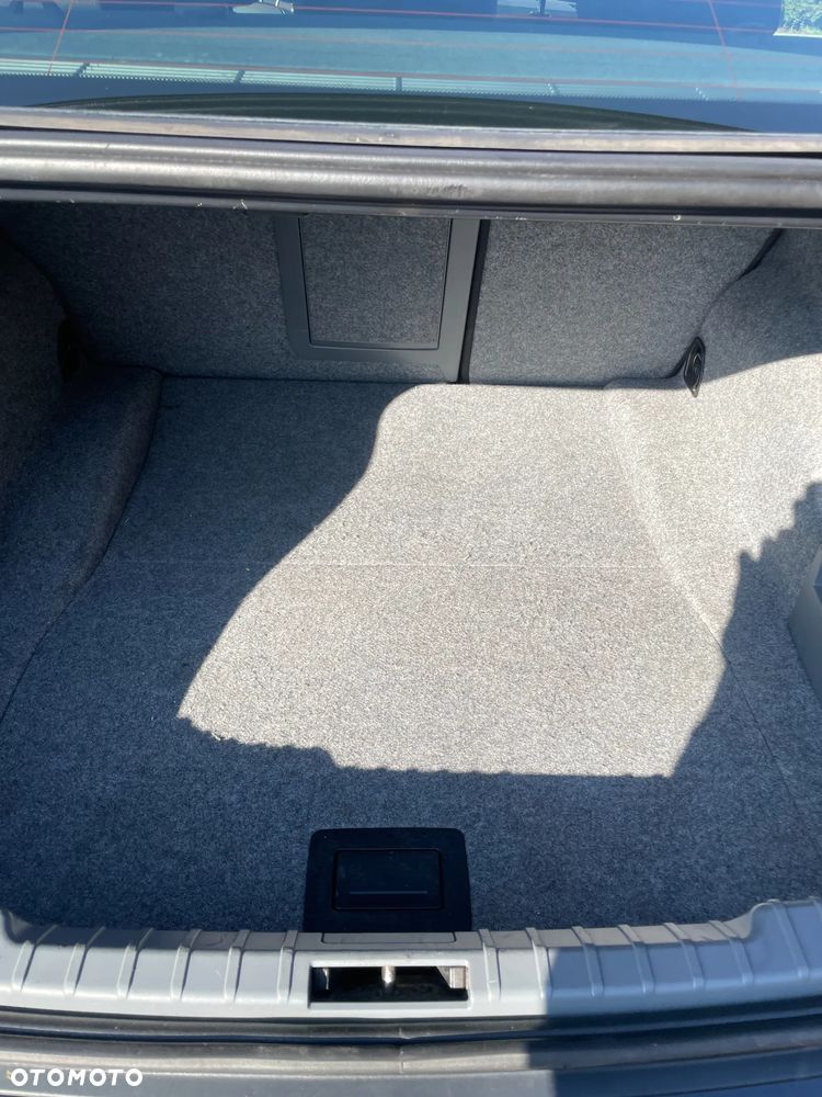 BMW Seria 3 320d xDrive DPF - 16