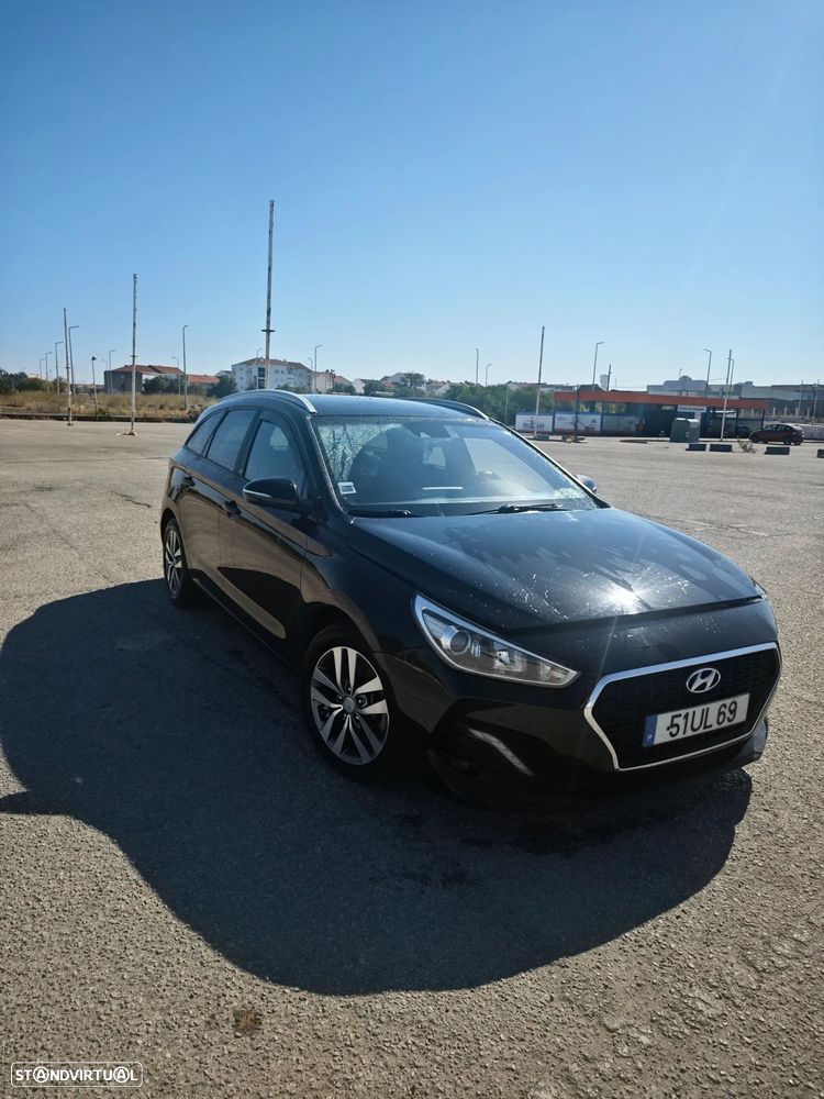 Hyundai i30 SW 1.6 CRDi Blue GO! - 10