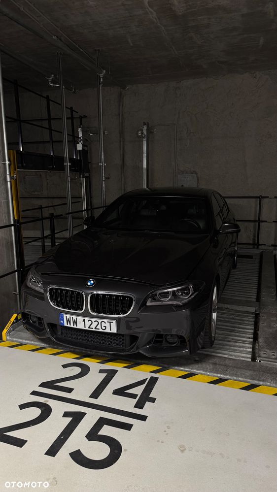 BMW Seria 5 550i - 1