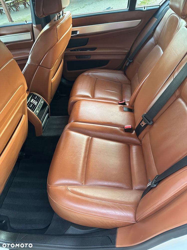 BMW Seria 7 740d xDrive - 16