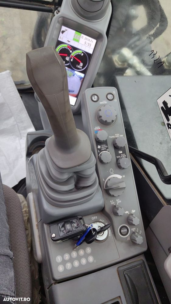 Hitachi ZX85, 2023, 2.314h, MASA OPERATIONALA 9,3tone, senile cauciuc pad, CUPLA RAPIDA HIDRAULICA si 3 cupe NOI, latime 2,2m, ad sapare 5m, inst picon pe brate, Aer cond, camera spate, posibil leasing 4 ani, CA NOU-PROMOTIE 63900 EUR+tva - 17