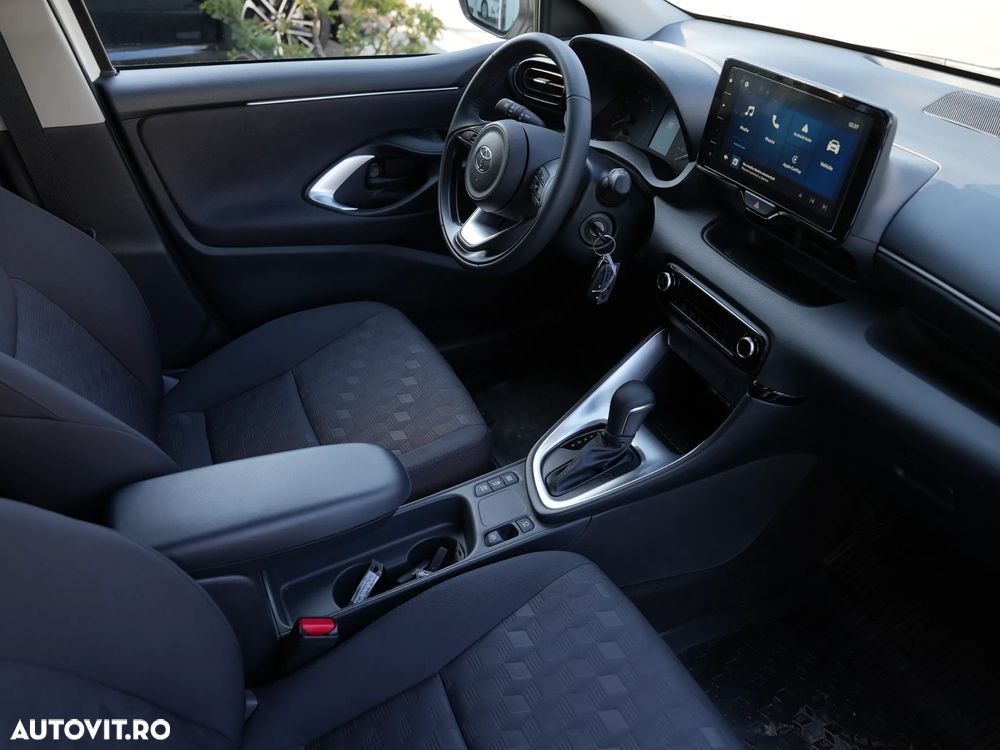 Toyota Yaris - 10