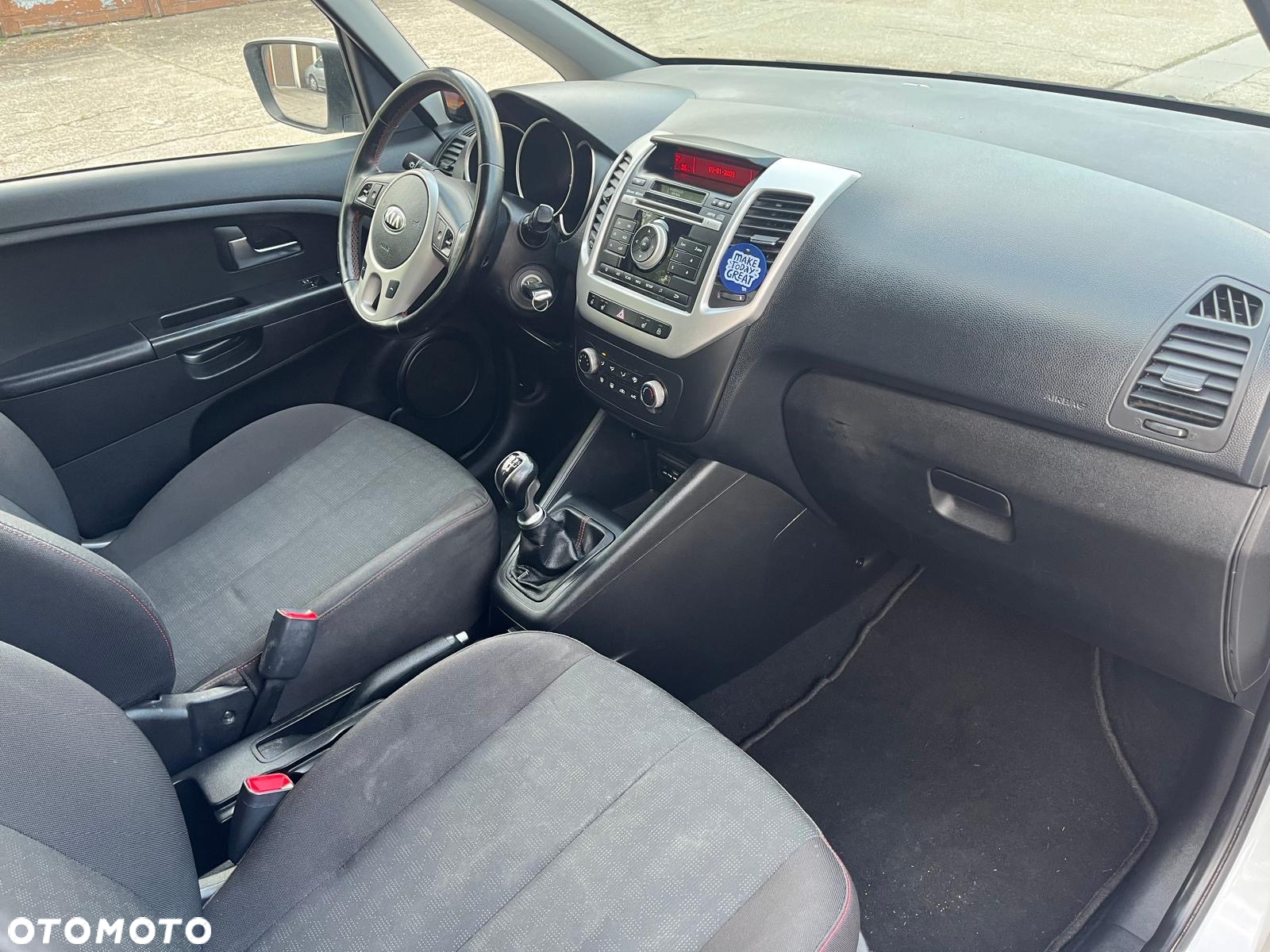Kia Venga - 9