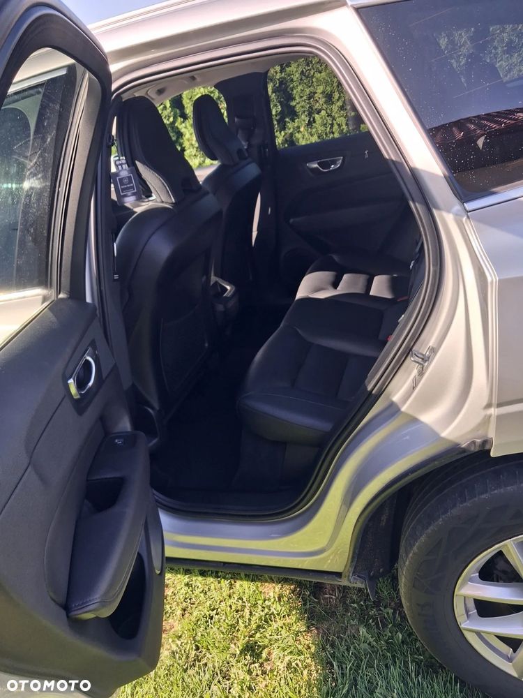 Volvo XC 60 B5 B AWD Momentum Pro - 7
