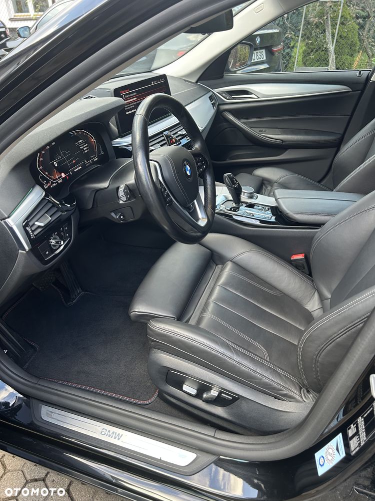 BMW Seria 5 520d Sport Line - 19