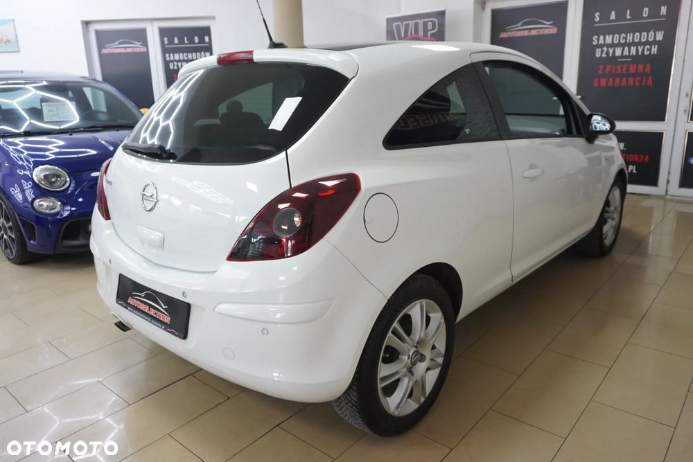 Opel Corsa 1.2 16V Cosmo - 9
