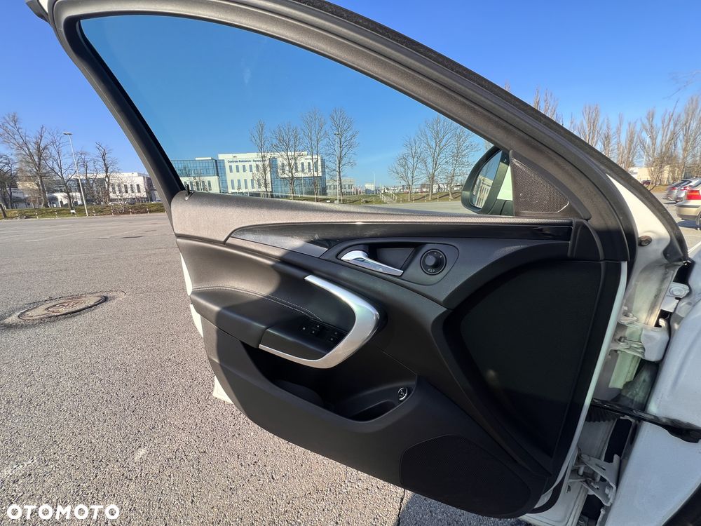 Opel Insignia - 30