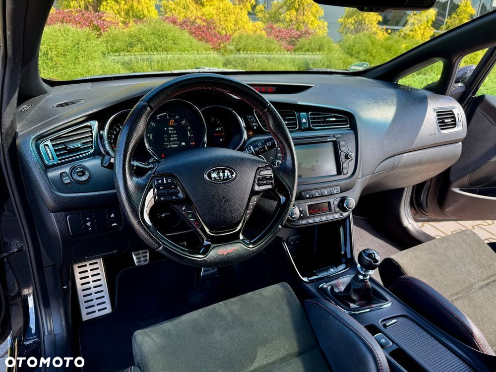 Kia Ceed 1.6 T-GDI GT - 20