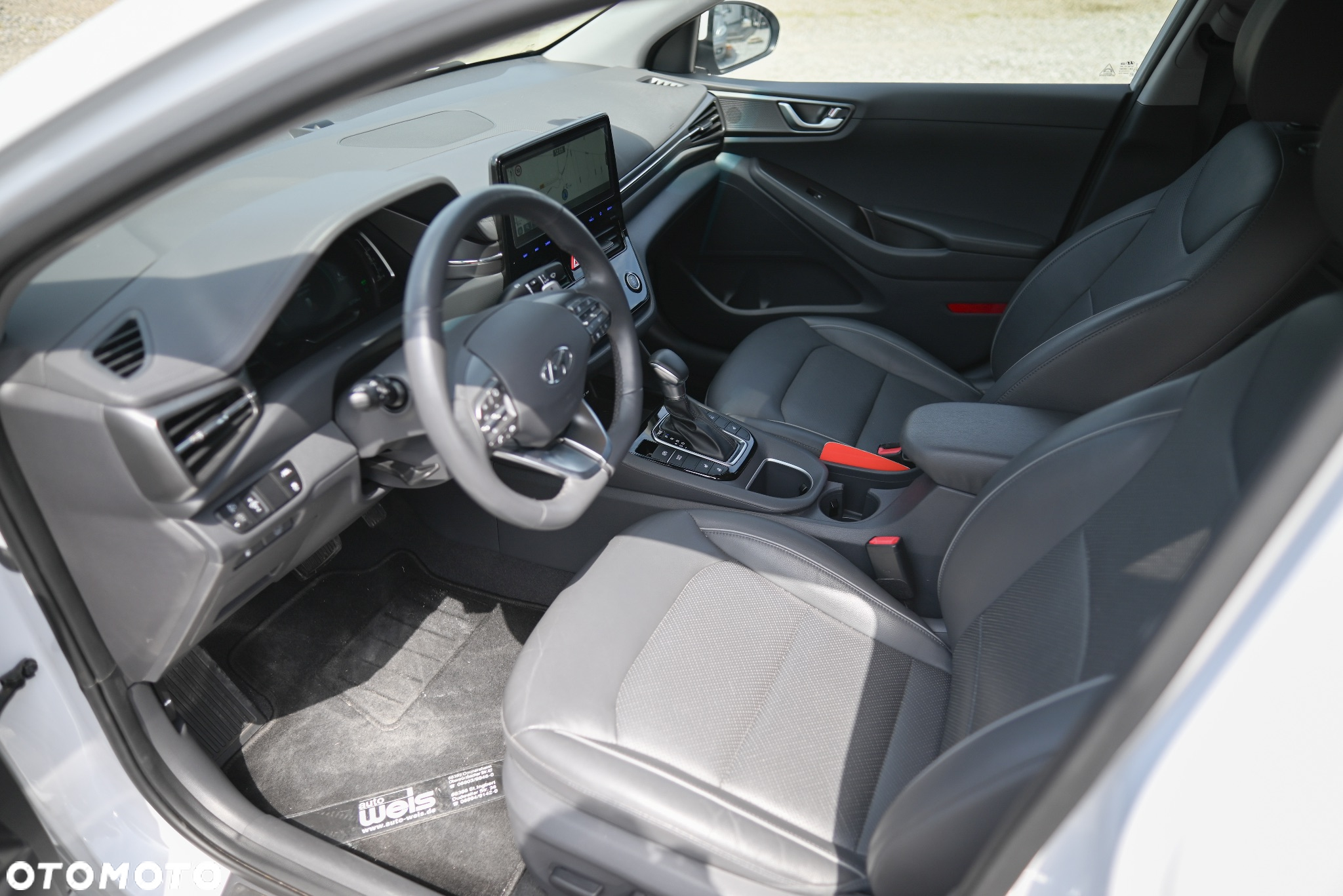 Hyundai IONIQ - 8