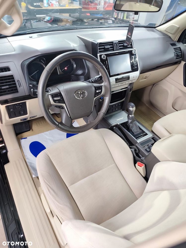 Toyota Land Cruiser 2018 photo 3