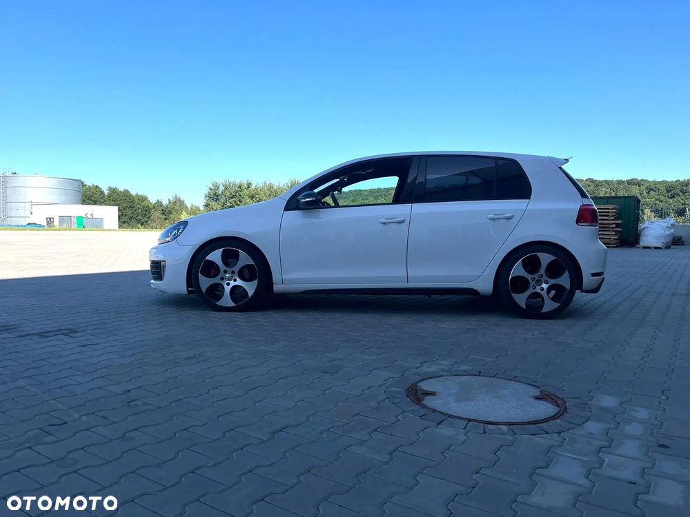 Volkswagen Golf VI 2.0 TSI GTI - 11