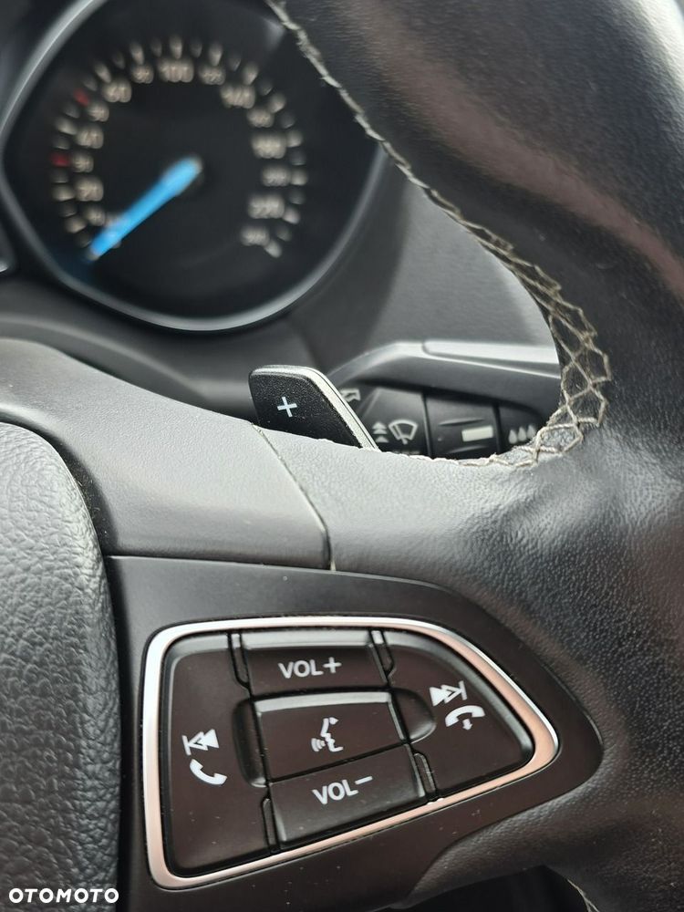Ford Kuga - 38