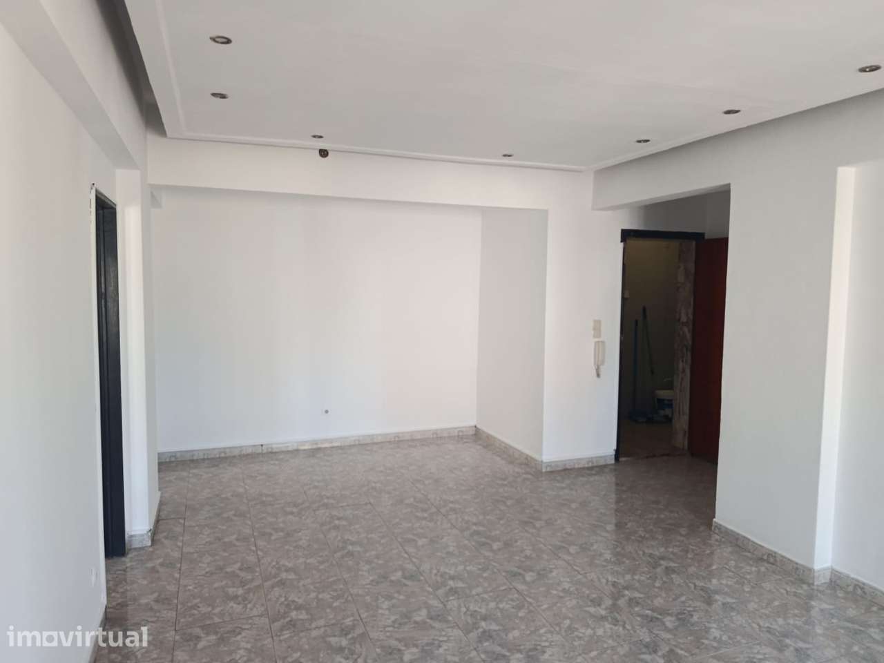 Excelente apartamento 12 minutos de Lisboa - Grande imagem: 3/14