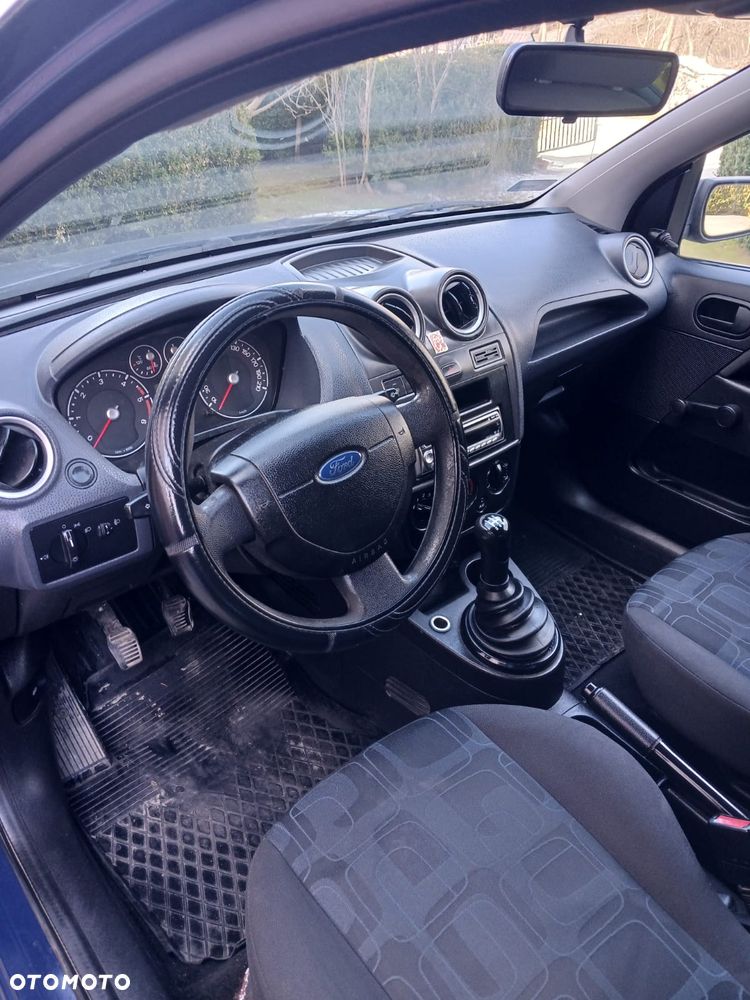 Ford Fiesta - 5