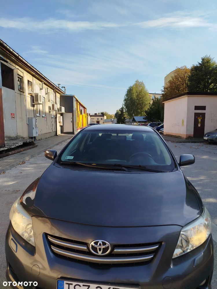 Toyota Corolla - 1
