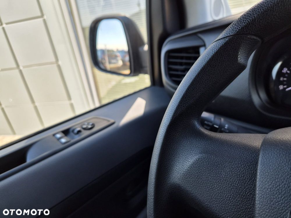 Opel Vivaro - 17