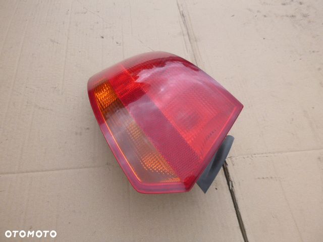 LAMPA LEWY TYŁ LEWA TYLNA AUDI A3 8P 5D - 4