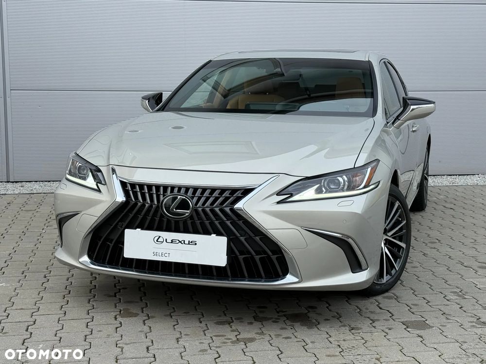 Lexus ES 300h Business Edition - 3