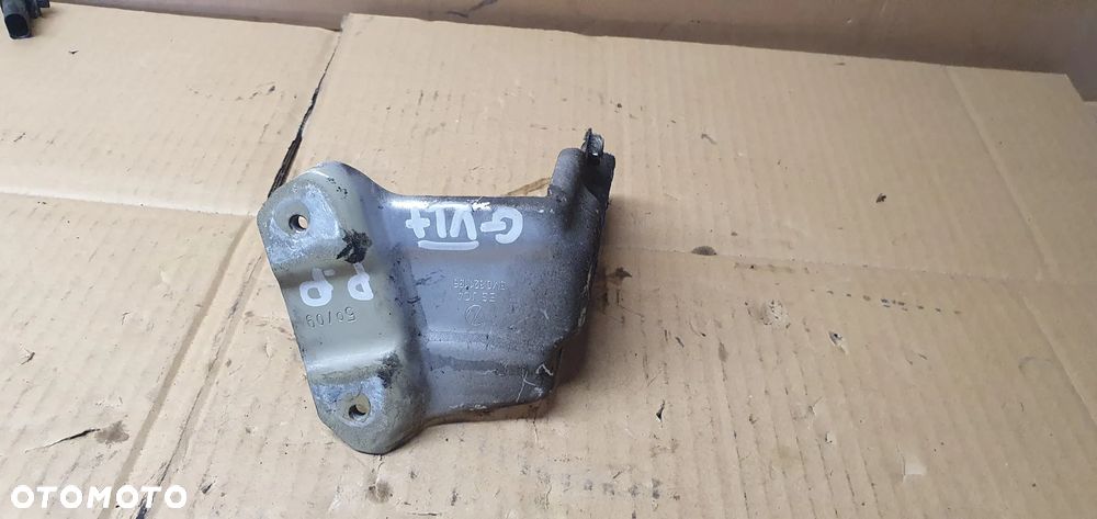 Mocowanie błotnika uchwyt prawy przód VW Golf VI 6 Plus 5M0821136 - 3