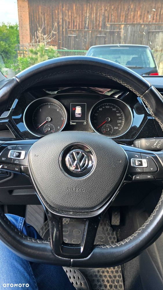 Volkswagen Touran - 8