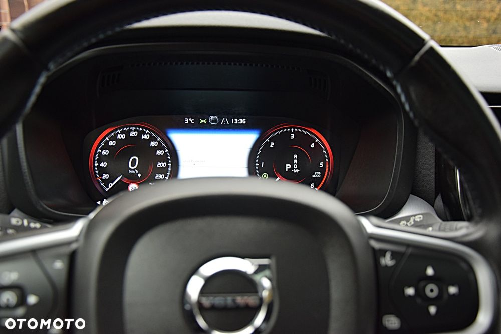 Volvo XC 60 B4 D AWD Geartronic Momentum - 23