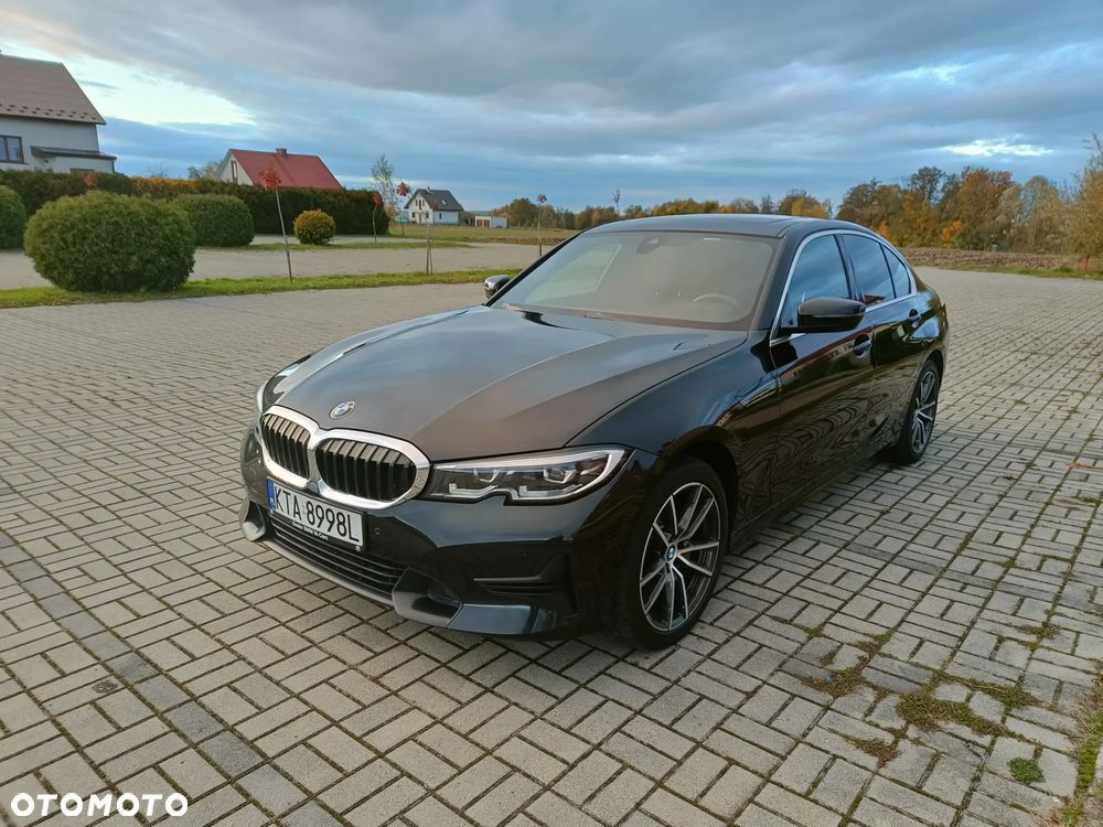 BMW Seria 3 330i xDrive Sport Line - 9