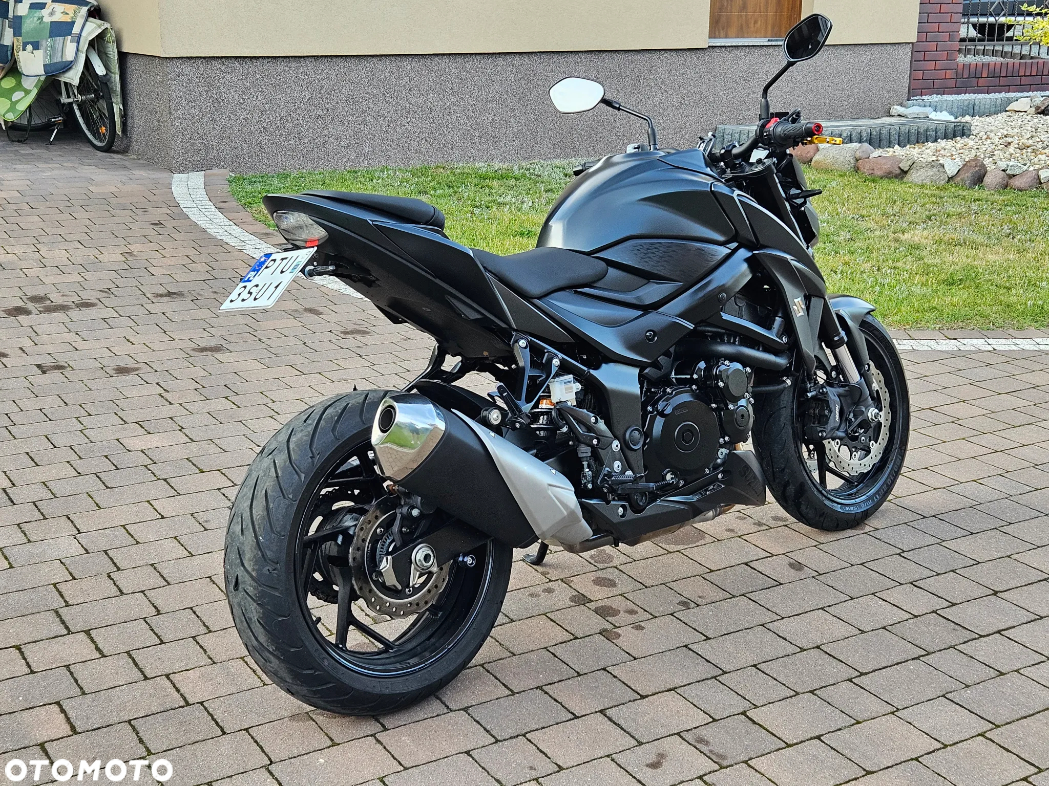 Suzuki GSX - 3