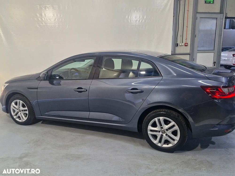 Renault Megane TCe Business - 11