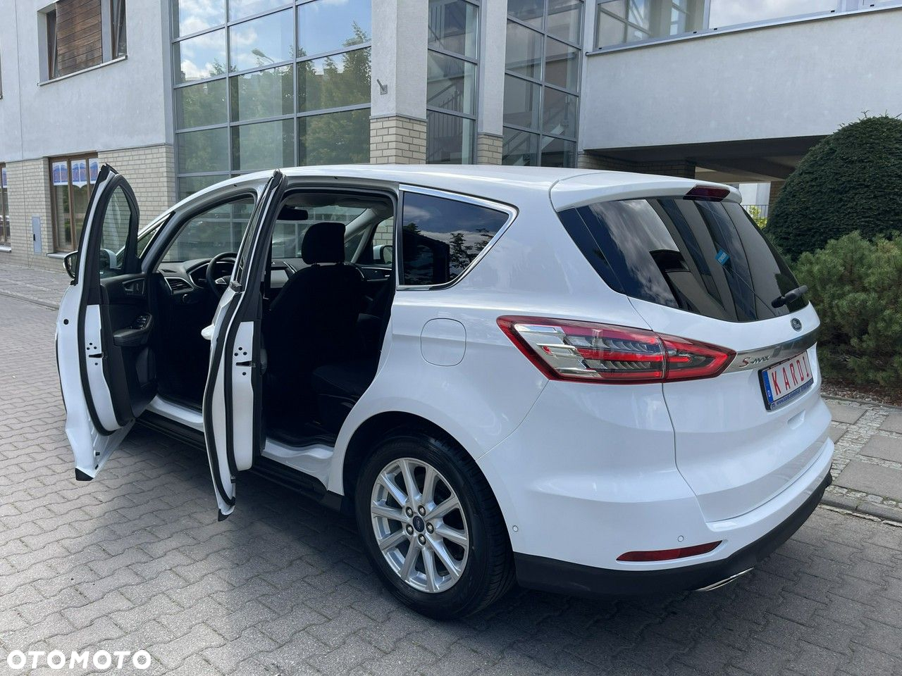 Ford S-Max - 14