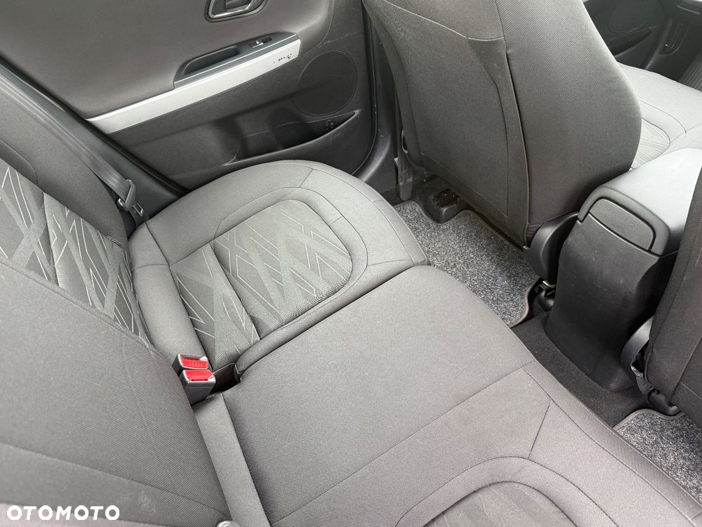 Kia Ceed - 16