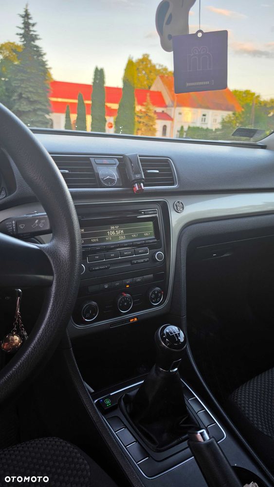 Volkswagen Passat - 8