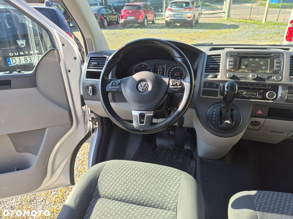 Volkswagen Caravelle - 24