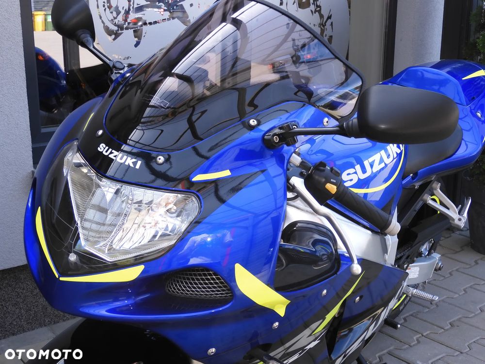 Suzuki GSX-R - 38