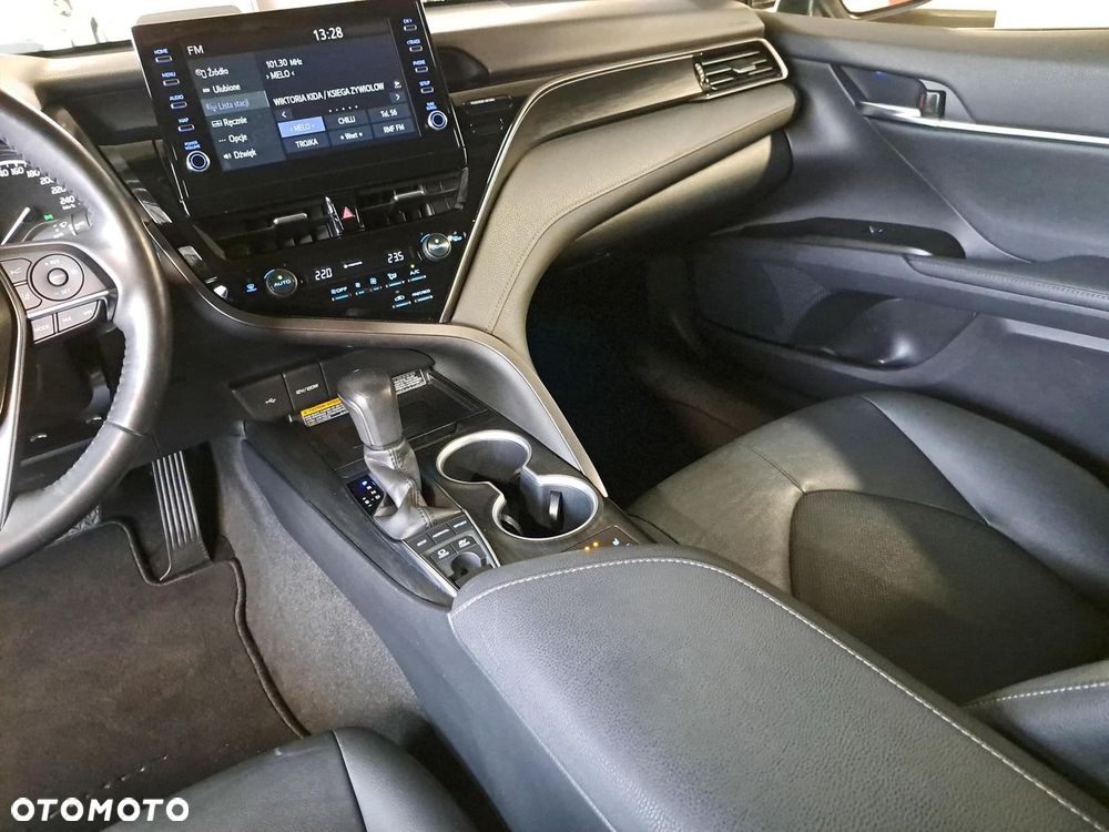 Toyota Camry 2.5 Hybrid Executive CVT - 29
