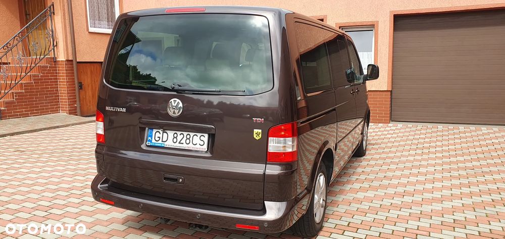 Volkswagen Multivan - 24
