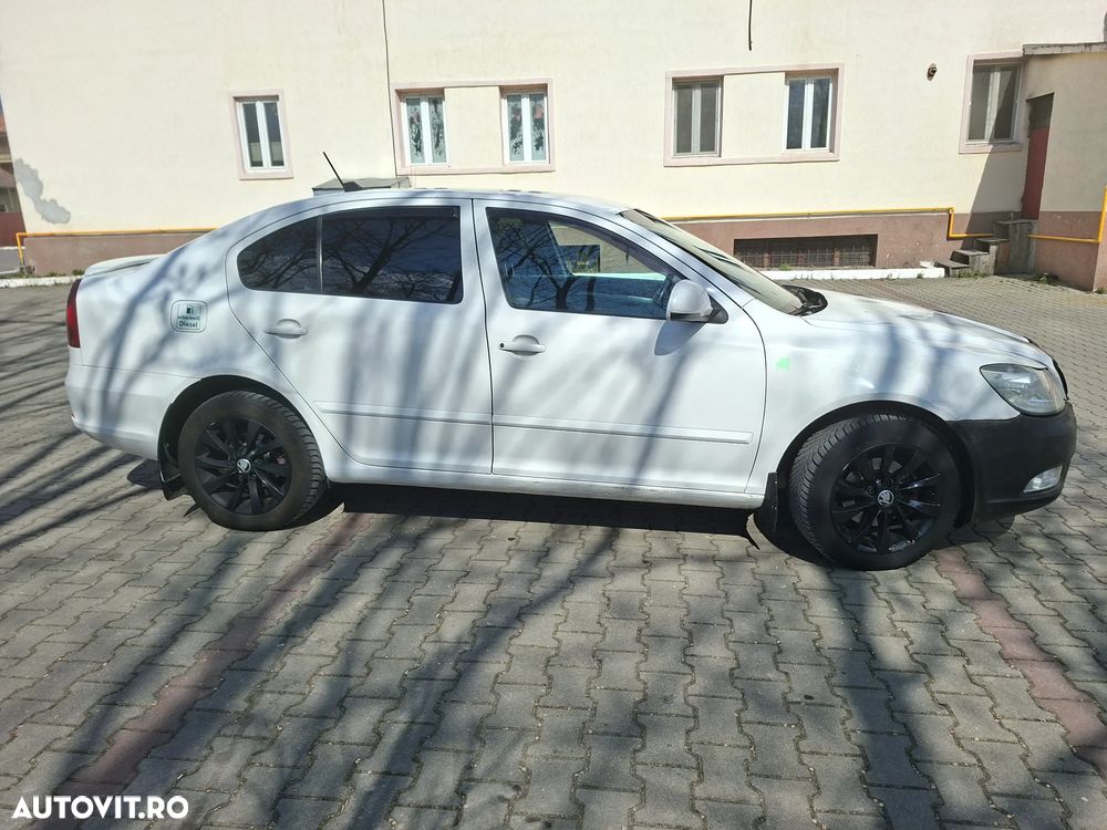 Skoda Octavia 1.6 TDI DPF Elegance Green tec - 9