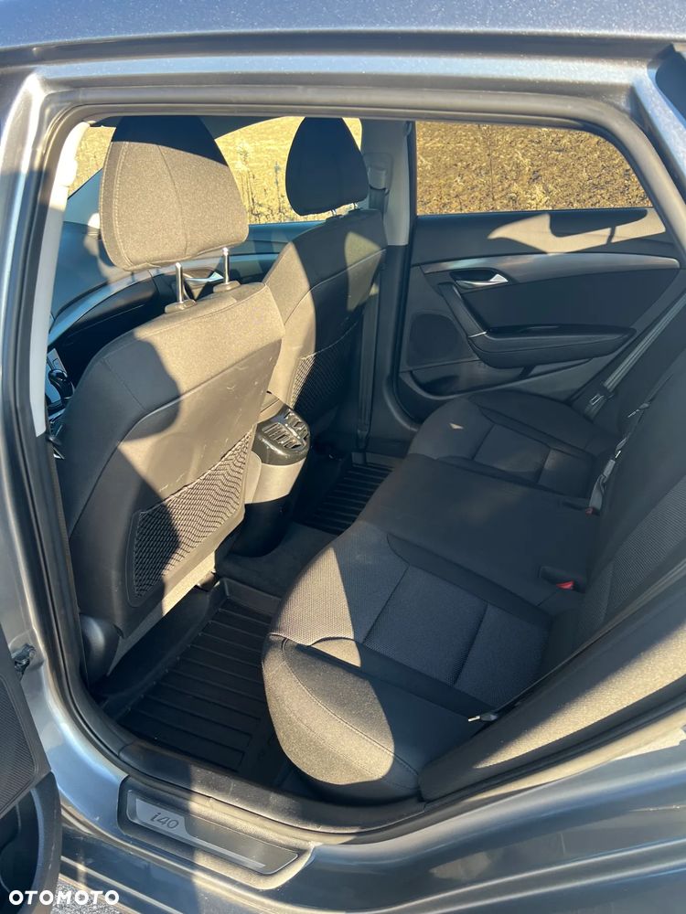 Hyundai i40 Kombi 1.7 CRDi DCT Premium - 10