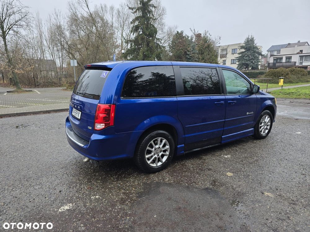 Dodge Grand Caravan - 3
