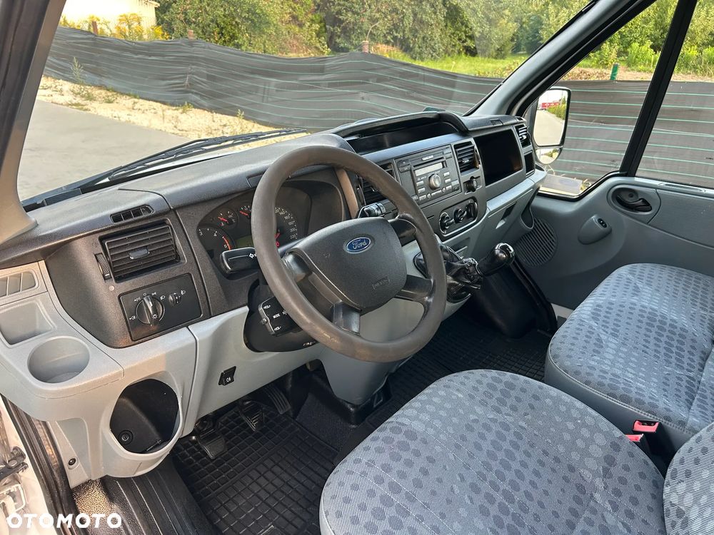 Ford Transit - 11