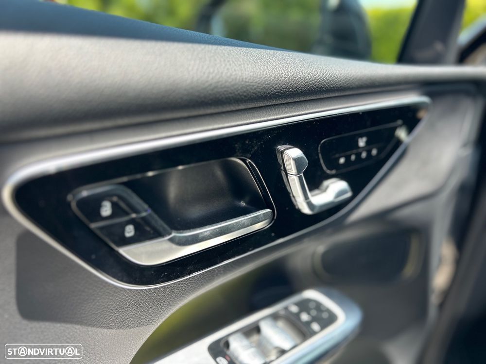 Mercedes-Benz GLC 300 e 4Matic 9G-TRONIC Avantgarde Advanced - 31