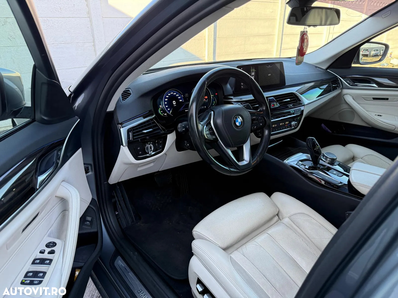 BMW Seria 5 520d AT - 17