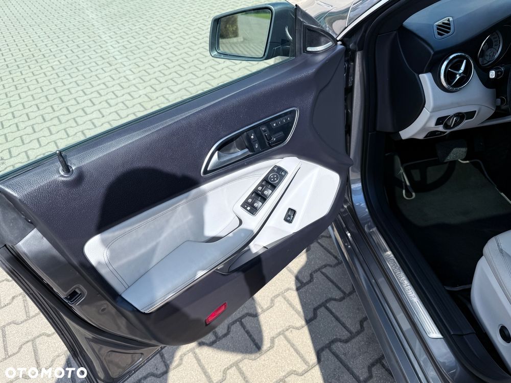 Mercedes-Benz CLA 250 4-Matic AMG Line - 20