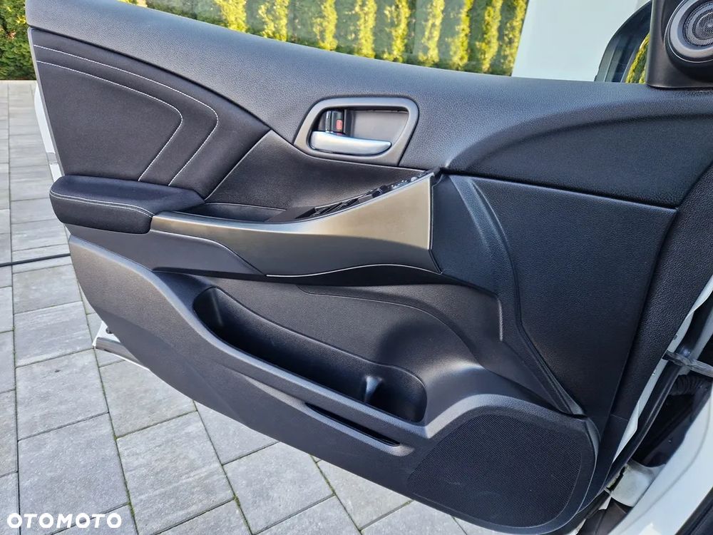 Honda Civic 1.8 i-VTEC Executive Black Edition - 38