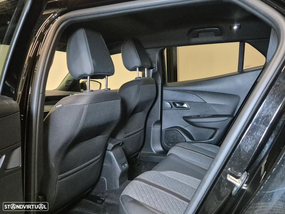 Peugeot 2008 1.2 PureTech Allure Pack - 54