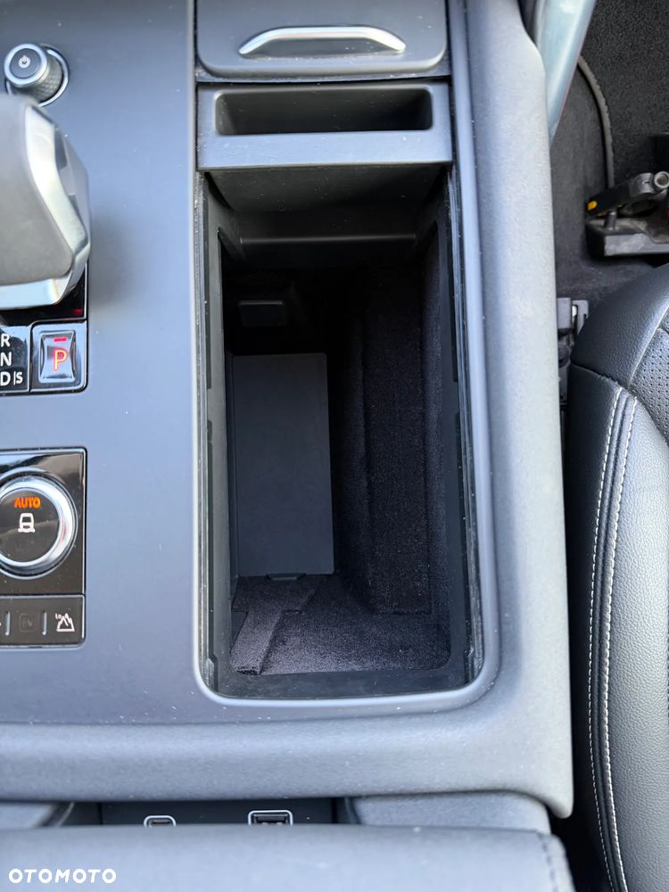 Land Rover Discovery 3.0 D250 mHEV R-Dynamic SE - 24