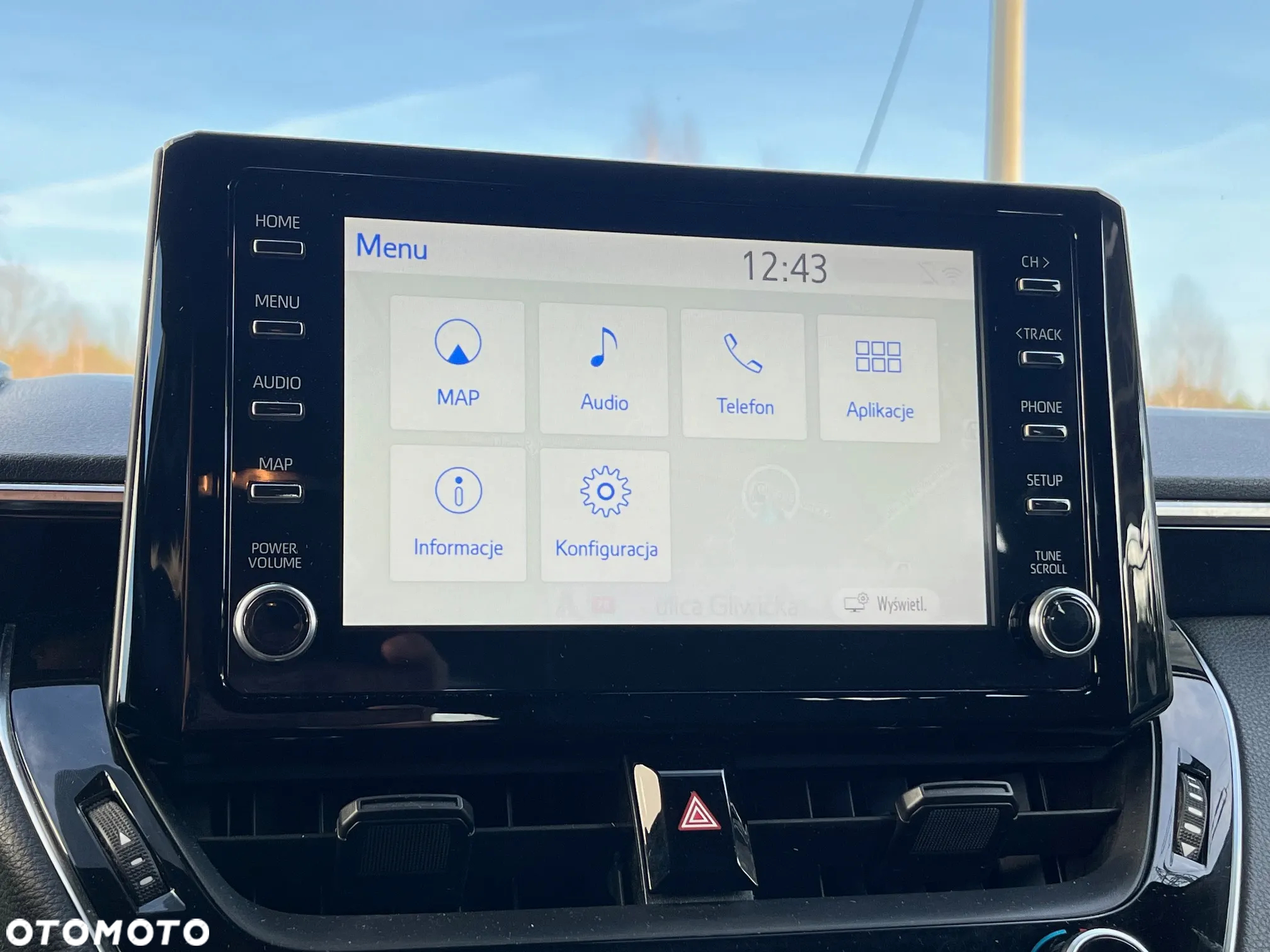 Toyota Corolla 1.8 Hybrid Comfort - 32