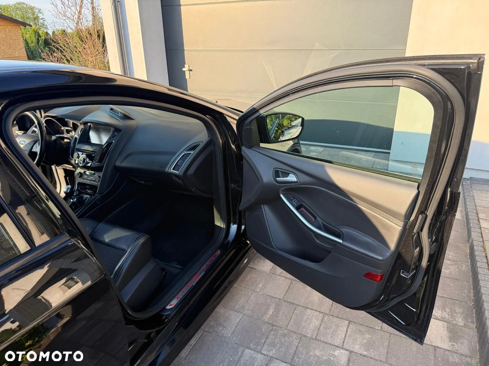 Ford Focus 2.0 EcoBoost ST - 29