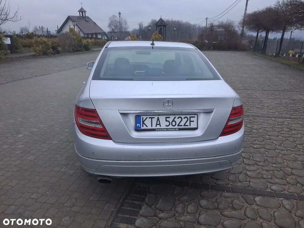 Mercedes-Benz Klasa C 200 (BlueEFFICIENCY) Avantgarde - 4
